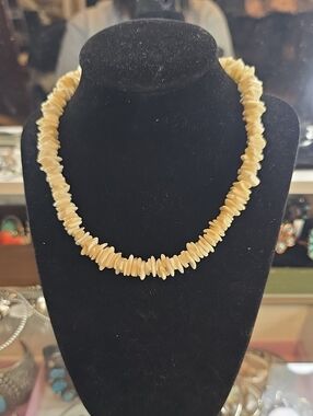 16" Cream Shell Chip Necklace - Women Jewelry